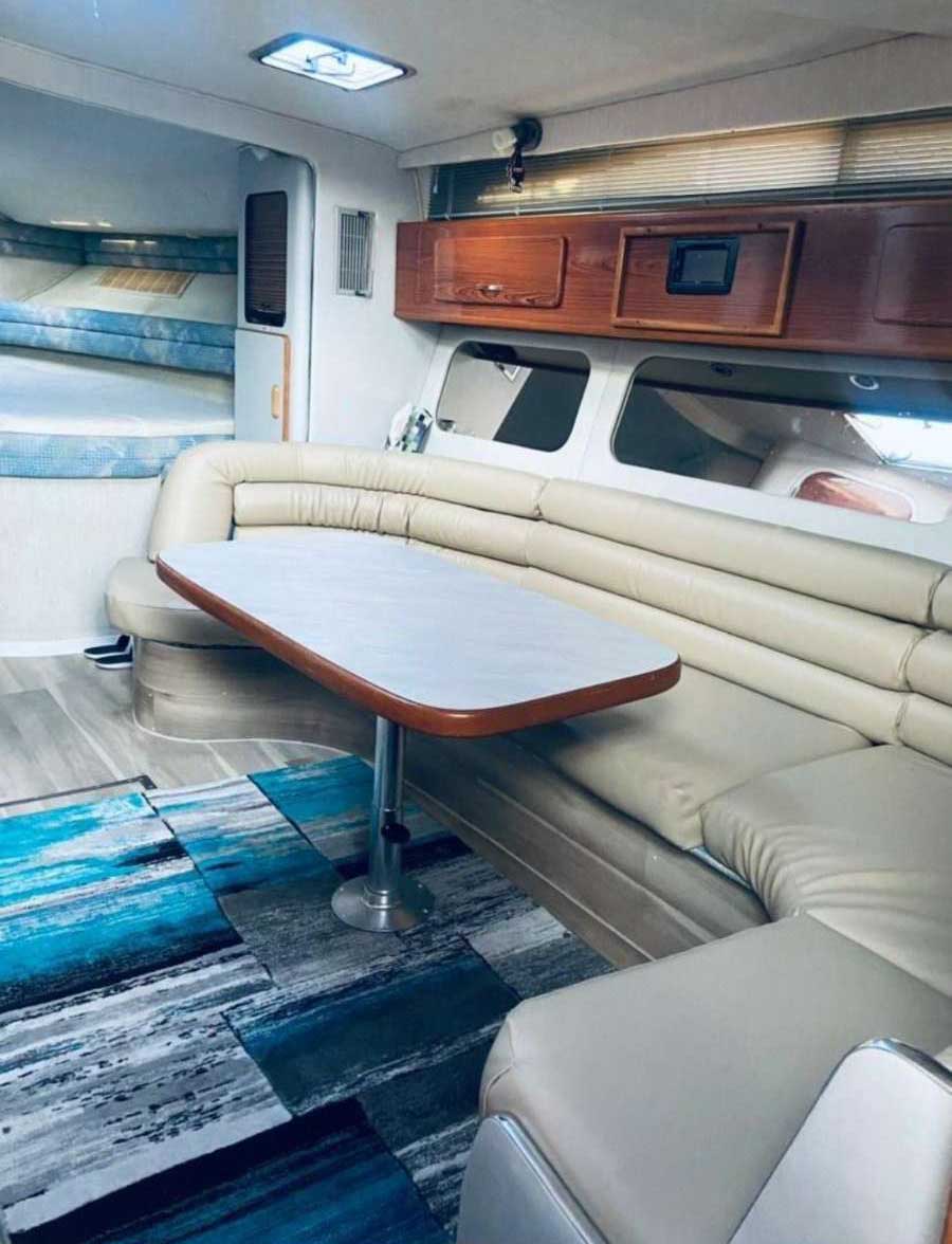 Interior salon and dinette of the 40ft Sea-Ray Express
